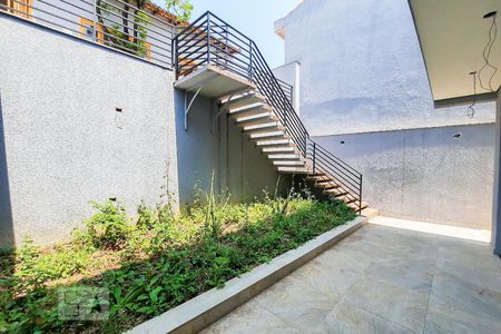 Casa à venda com 340m², 3 quartos e 6 vagasQuintal