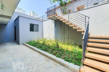 Casa à venda com 340m², 3 quartos e 6 vagasQuintal