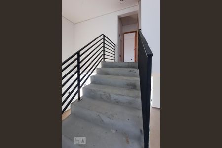 Casa à venda com 340m², 3 quartos e 6 vagasEscada