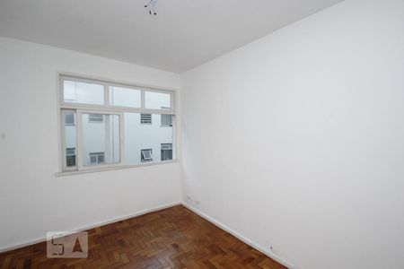 Apartamento à venda com 67m², 2 quartos e 1 vagaSala