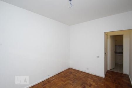 Apartamento à venda com 67m², 2 quartos e 1 vagaSala