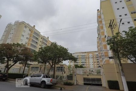 Apartamento para alugar com 81m², 3 quartos e 2 vagas Apartamento para alugar com 81m², 3 quartos e 2 vagasFachada