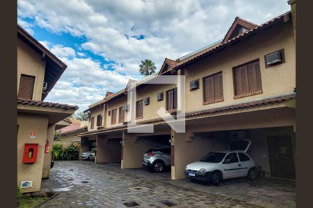Casa de condomínio à venda com 205m², 3 quartos e 2 vagas Casa de condomínio à venda com 205m², 3 quartos e 2 vagasFachada do condomínio