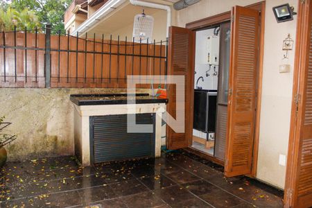 Casa de condomínio à venda com 205m², 3 quartos e 2 vagas Casa de condomínio à venda com 205m², 3 quartos e 2 vagasQuintal