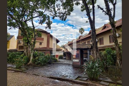 Casa de condomínio à venda com 205m², 3 quartos e 2 vagas Casa de condomínio à venda com 205m², 3 quartos e 2 vagasFachada do condomínio