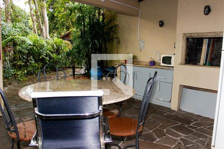 Casa de condomínio à venda com 205m², 3 quartos e 2 vagas Casa de condomínio à venda com 205m², 3 quartos e 2 vagasÁrea comum - Churrasqueira