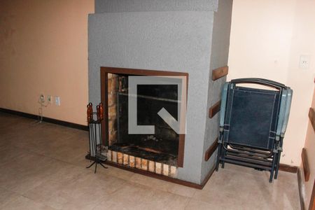 Casa de condomínio à venda com 205m², 3 quartos e 2 vagas Casa de condomínio à venda com 205m², 3 quartos e 2 vagasLareira