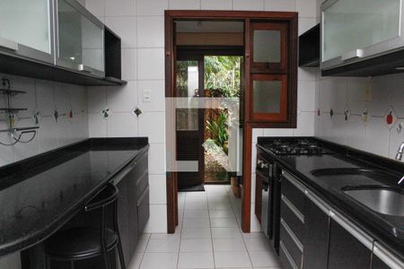 Casa de condomínio à venda com 205m², 3 quartos e 2 vagas Casa de condomínio à venda com 205m², 3 quartos e 2 vagasCozinha
