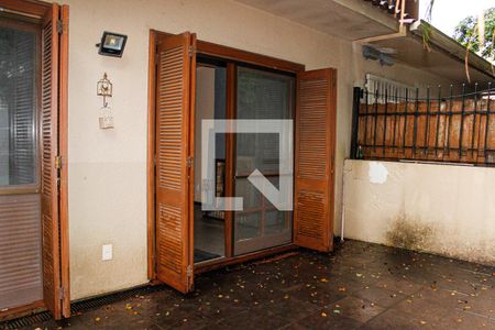 Casa de condomínio à venda com 205m², 3 quartos e 2 vagas Casa de condomínio à venda com 205m², 3 quartos e 2 vagasQuintal