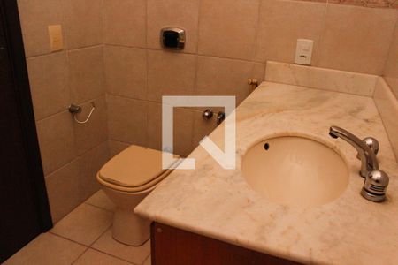 Casa de condomínio à venda com 205m², 3 quartos e 2 vagas Casa de condomínio à venda com 205m², 3 quartos e 2 vagasBanheiro Social