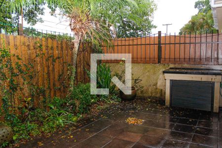 Casa de condomínio à venda com 205m², 3 quartos e 2 vagas Casa de condomínio à venda com 205m², 3 quartos e 2 vagasQuintal