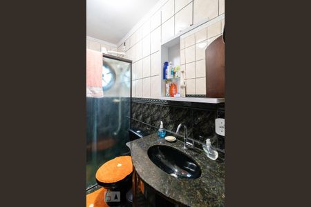 Casa à venda com 240m², 4 quartos e 2 vagasBanheiro 1