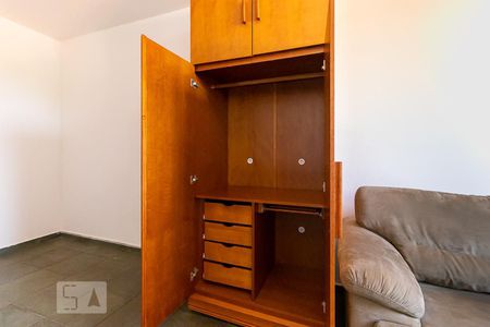 Studio para alugar com 30m², 1 quarto e sem vagaKitnet - Armários
