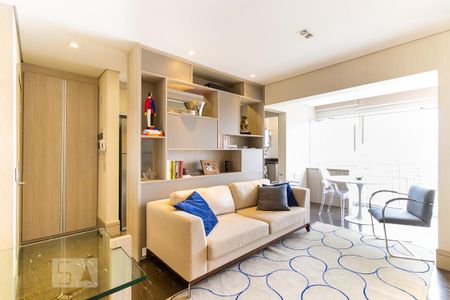 Apartamento à venda com 1 quarto, 50m² em Cambuí, Campinas
