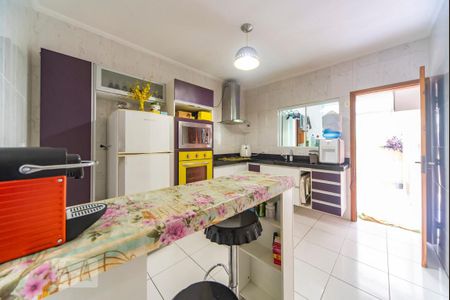 Casa à venda com 90m², 2 quartos e 2 vagasCozinha 