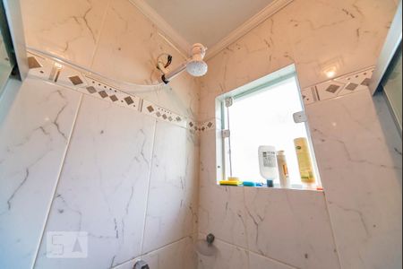 Casa à venda com 90m², 2 quartos e 2 vagasChuveiro