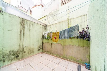 Casa à venda com 90m², 2 quartos e 2 vagasQuintal Fundos 