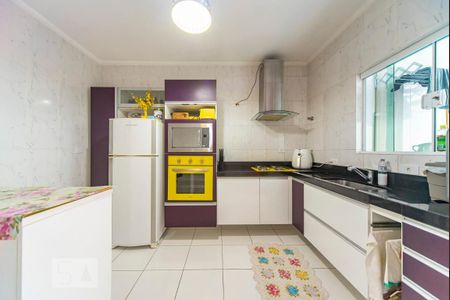 Casa à venda com 90m², 2 quartos e 2 vagasCozinha 