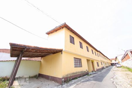 Casa de condomínio para alugar com 70m², 2 quartos e 1 vaga Casa de condomínio para alugar com 70m², 2 quartos e 1 vagaFachada