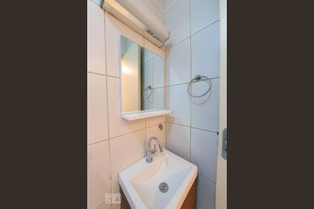 Casa de condomínio para alugar com 70m², 2 quartos e 1 vaga Casa de condomínio para alugar com 70m², 2 quartos e 1 vagaBanheiro da Suite