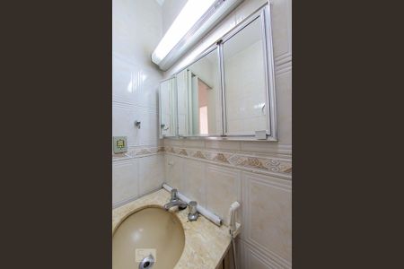 Casa de condomínio para alugar com 70m², 2 quartos e 1 vaga Casa de condomínio para alugar com 70m², 2 quartos e 1 vagaBanheiro