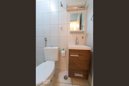 Casa de condomínio para alugar com 70m², 2 quartos e 1 vaga Casa de condomínio para alugar com 70m², 2 quartos e 1 vagaBanheiro da Suite