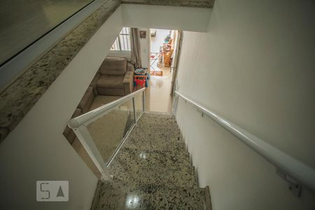 Escadas de casa à venda com 2 quartos, 100m² em Vila Guarani (z Sul), São Paulo