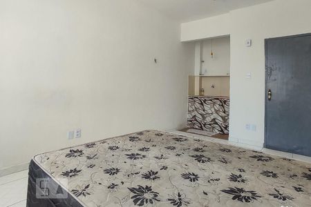 Quarto-sala de apartamento para alugar com 1 quarto, 20m² em Dois de Julho, Salvador