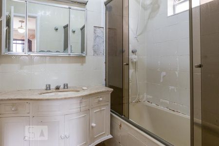 Casa à venda com 350m², 4 quartos e 2 vagasBanheiro da Suíte