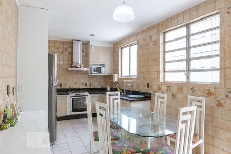 Casa à venda com 350m², 4 quartos e 2 vagasCozinha