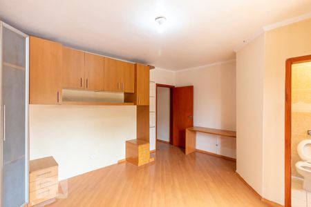 Casa à venda com 120m², 3 quartos e 4 vagasSuíte