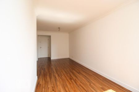 Apartamento à venda com 77m², 2 quartos e 1 vaga Apartamento à venda com 77m², 2 quartos e 1 vagaSala