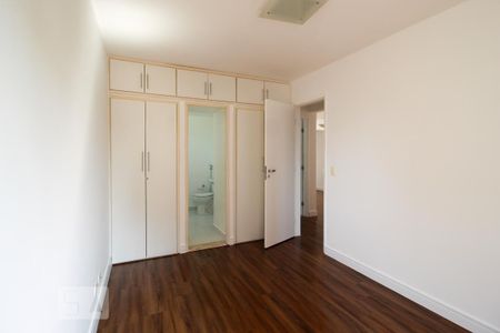 Apartamento à venda com 77m², 2 quartos e 1 vaga Apartamento à venda com 77m², 2 quartos e 1 vagaSuíte