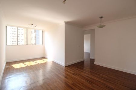 Apartamento à venda com 77m², 2 quartos e 1 vaga Apartamento à venda com 77m², 2 quartos e 1 vagaSala