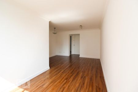 Apartamento à venda com 77m², 2 quartos e 1 vaga Apartamento à venda com 77m², 2 quartos e 1 vagaSala