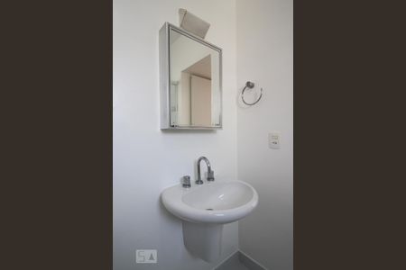 Apartamento à venda com 77m², 2 quartos e 1 vaga Apartamento à venda com 77m², 2 quartos e 1 vagaBanheiro da Suíte