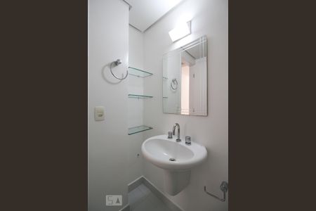 Apartamento à venda com 77m², 2 quartos e 1 vaga Apartamento à venda com 77m², 2 quartos e 1 vagaBanheiro