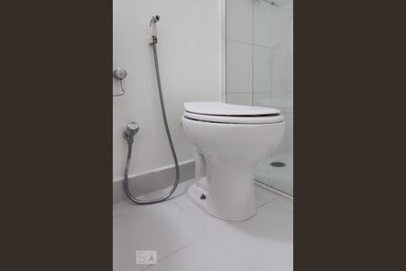Apartamento à venda com 77m², 2 quartos e 1 vaga Apartamento à venda com 77m², 2 quartos e 1 vagaBanheiro