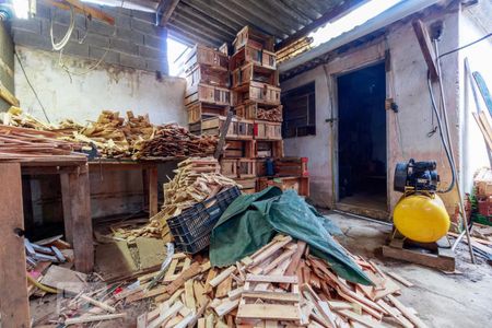 Casa à venda com 281m², 3 quartos e 5 vagas Casa à venda com 281m², 3 quartos e 5 vagasGalpão