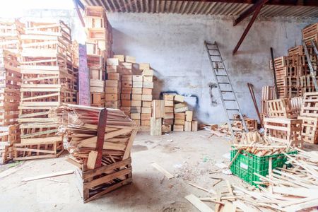 Casa à venda com 281m², 3 quartos e 5 vagas Casa à venda com 281m², 3 quartos e 5 vagasGalpão