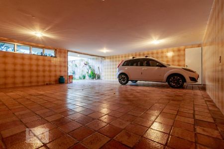 Casa à venda com 281m², 3 quartos e 5 vagas Casa à venda com 281m², 3 quartos e 5 vagasGaragem