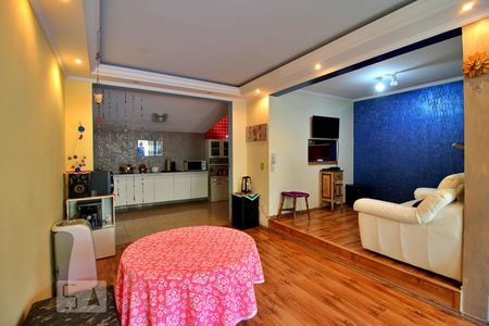Sala de casa de condomínio à venda com 5 quartos, 120m² em Vila Metalúrgica, Santo André