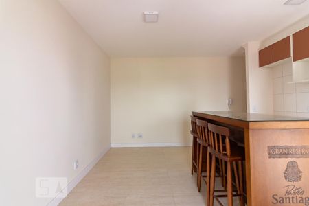 Sala de apartamento para alugar com 2 quartos, 43m² em Km 18, Osasco