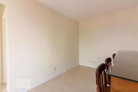 Sala de apartamento para alugar com 2 quartos, 43m² em Km 18, Osasco