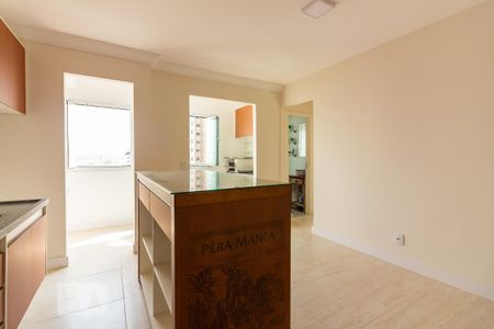 Sala de apartamento para alugar com 2 quartos, 43m² em Km 18, Osasco