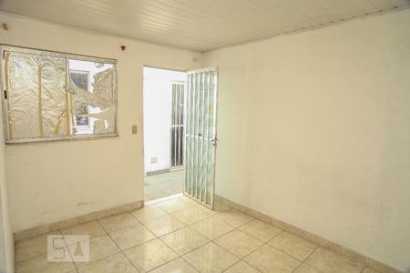 Quarto de kitnet/studio para alugar com 1 quarto, 12m² em Taquara, Rio de Janeiro