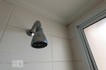 Apartamento para alugar com 73m², 2 quartos e 1 vagaDetalhe banheiro da suíte - Chuveiro