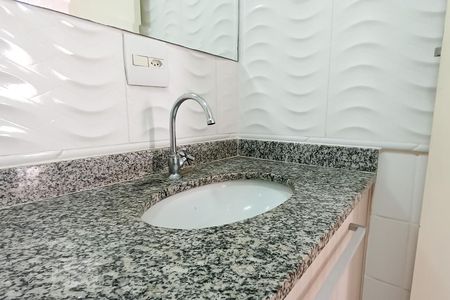 Apartamento para alugar com 73m², 2 quartos e 1 vagaDetalhe banheiro social - Pia