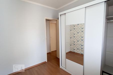Quarto de apartamento à venda com 2 quartos, 73m² em Jardim Tupanci, Barueri