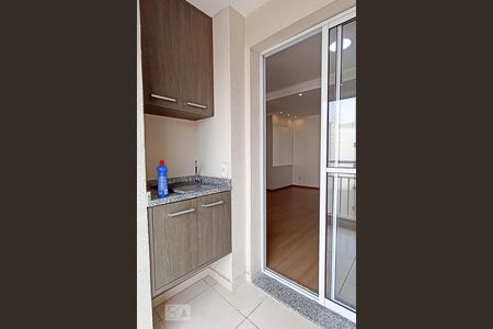 Varanda da sala de apartamento à venda com 2 quartos, 73m² em Jardim Tupanci, Barueri